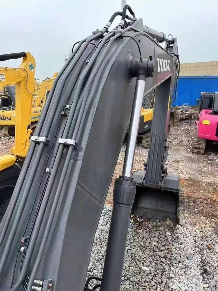 Volvo EC 240 Crawler excavators