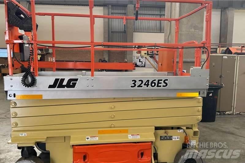 JLG 2014 JLG 3246 Scissor lifts