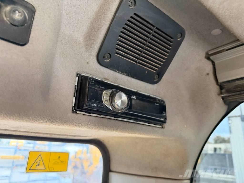 CAT 323D L Crawler excavators