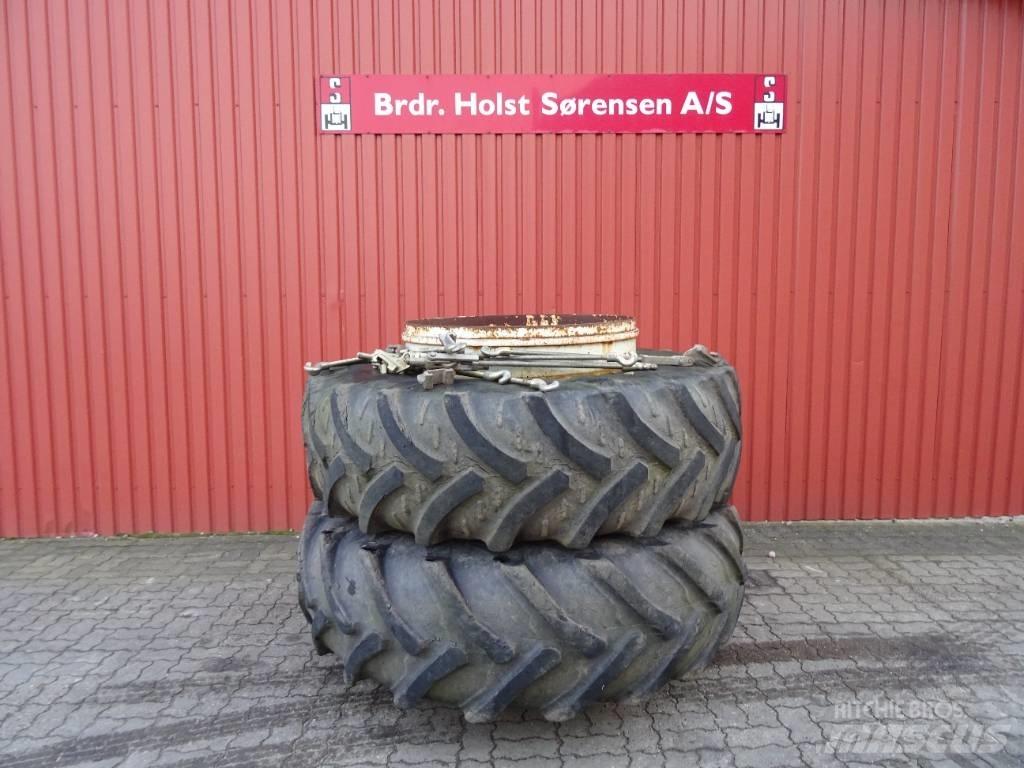  Tvillinghjul 20.8-38 Tyres, wheels and rims