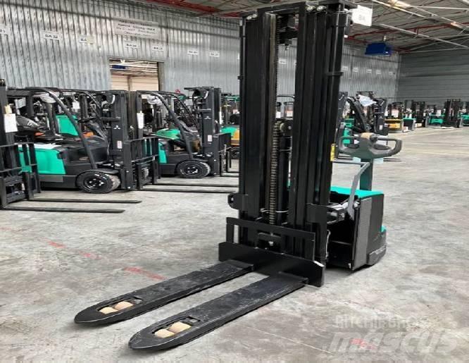 Mitsubishi SBP16N3I Pedestrian stacker