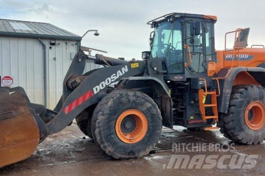 Develon DL 480-7 Backhoe loaders