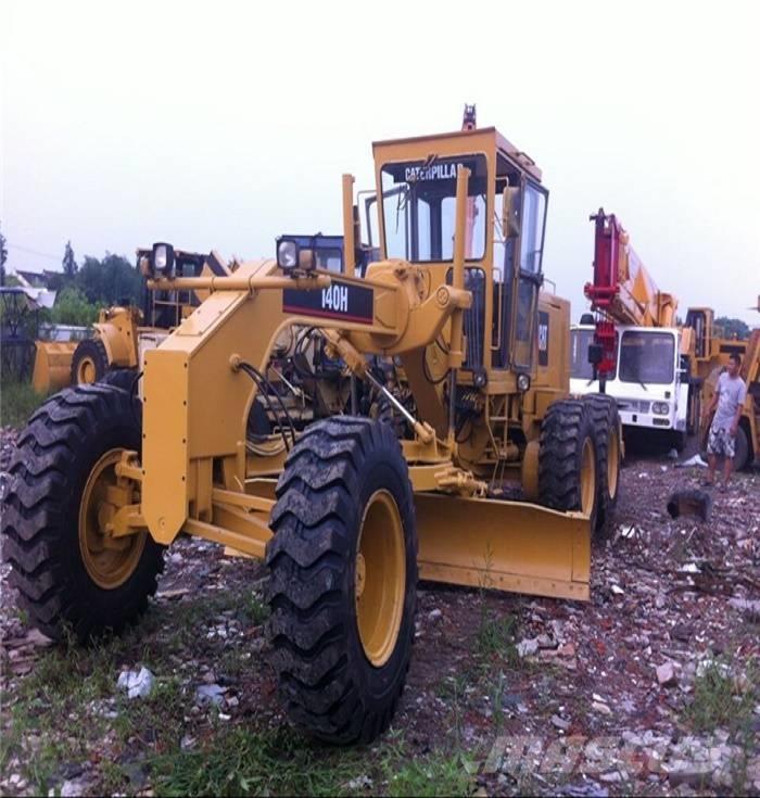 CAT 140 H II Graders