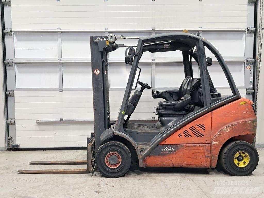 Linde H25D-02 Diesel trucks