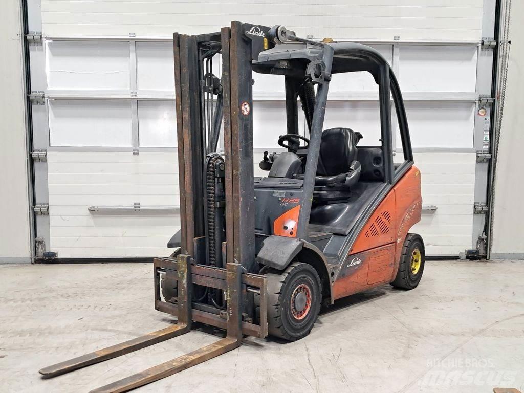 Linde H25D-02 Diesel trucks