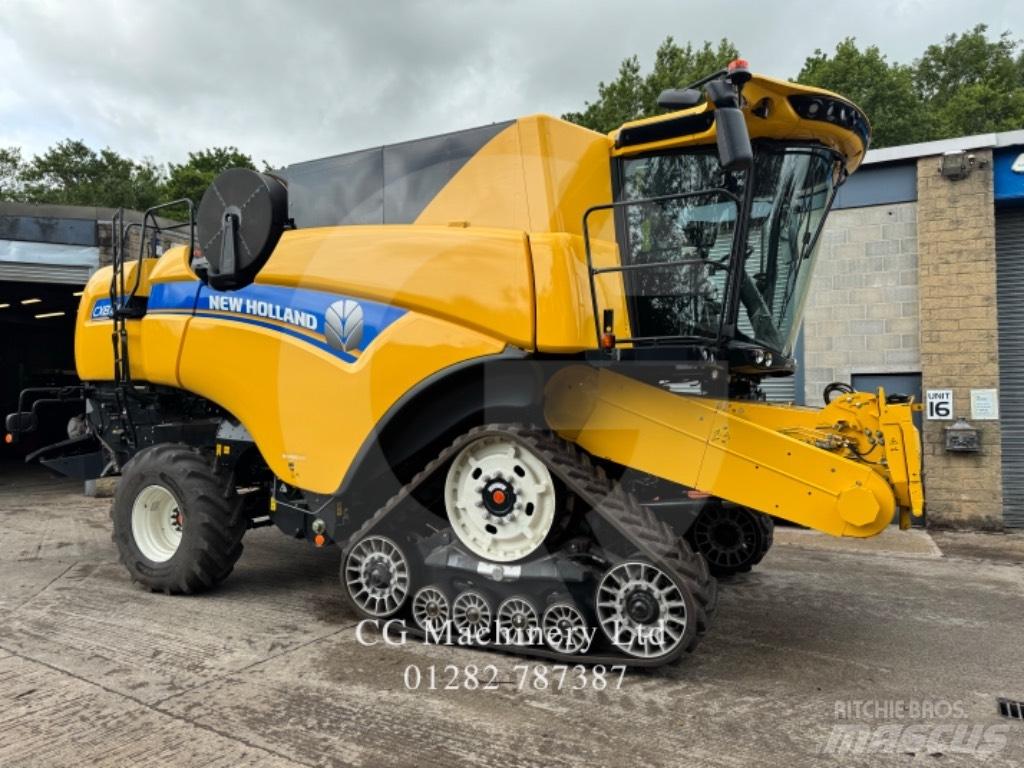 New Holland CX 880 Combine harvesters