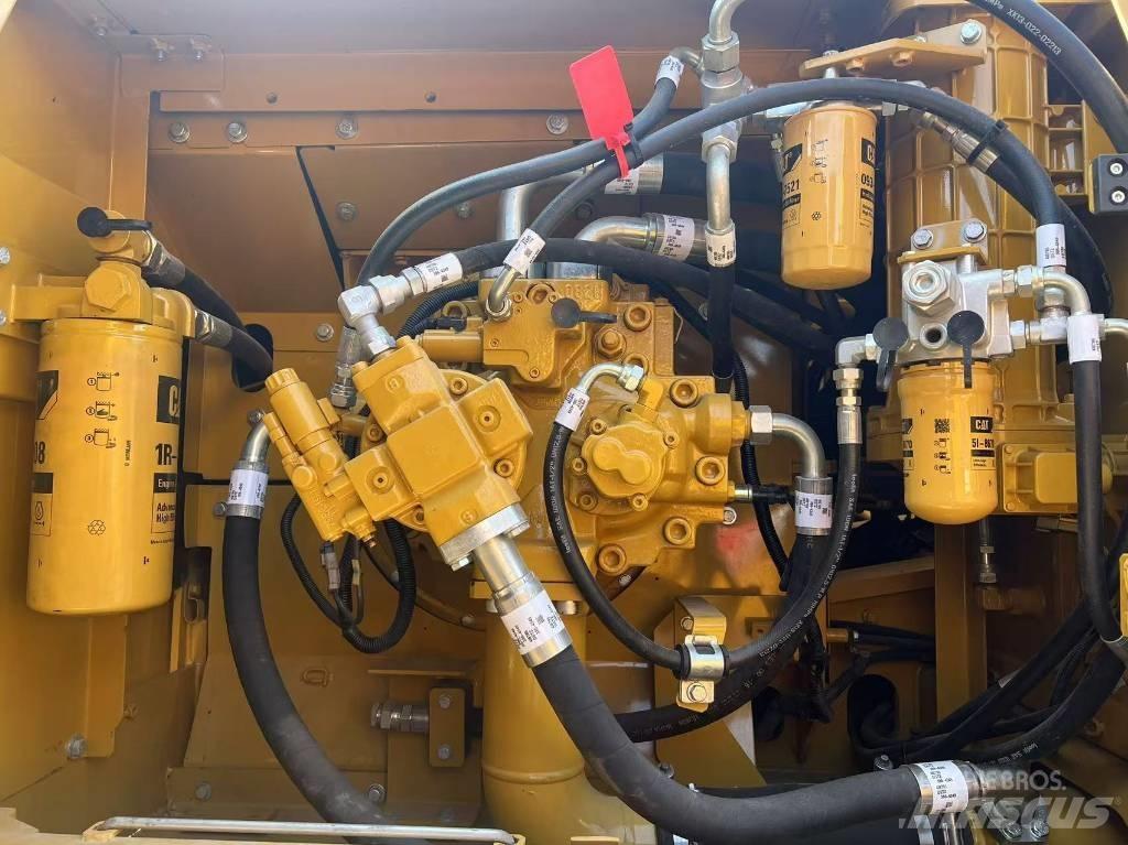 CAT 330 D Crawler excavators