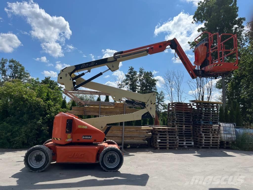 JLG E 450 AJ Articulated boom lifts