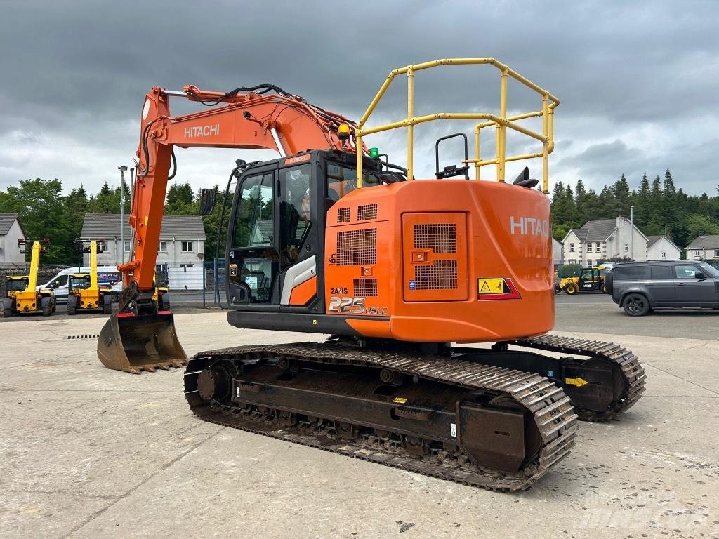 Hitachi ZX225 USLC-7 Crawler excavators