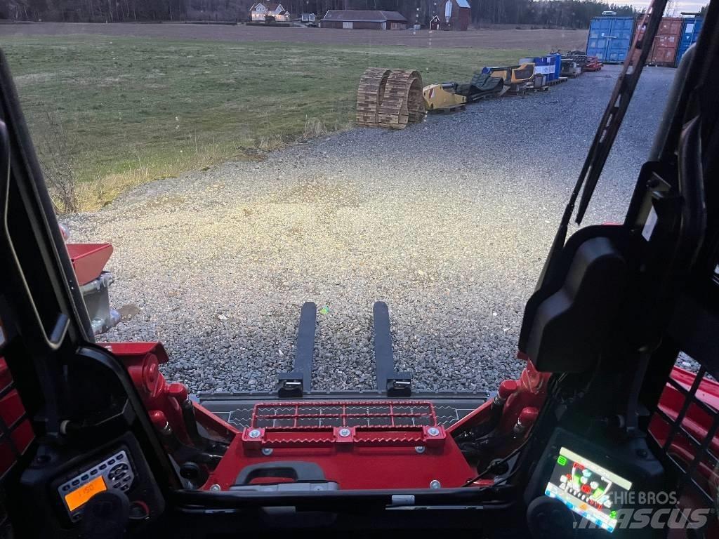 Takeuchi TL12-V2 Skid steer loaders
