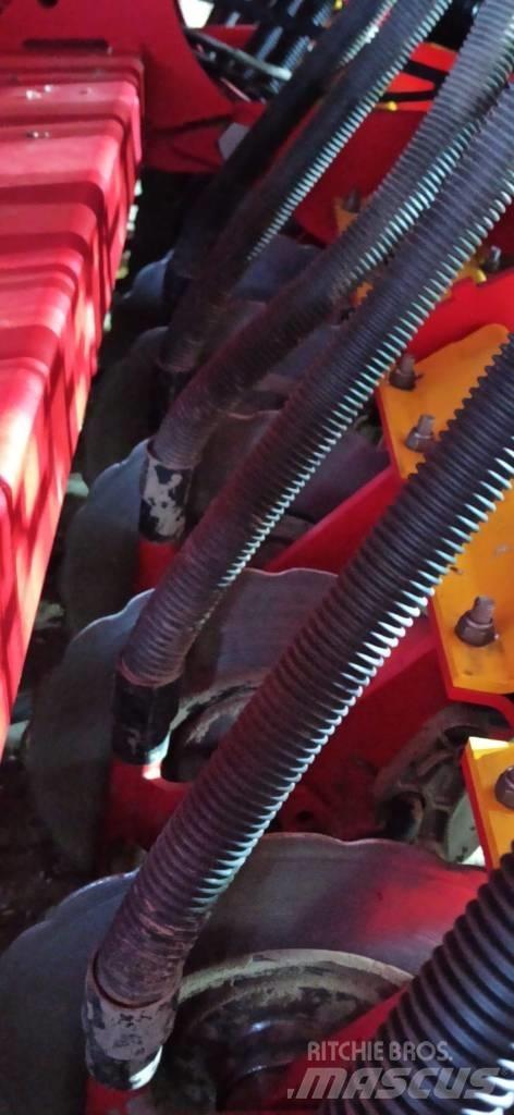 Väderstad Rapid400C Drills