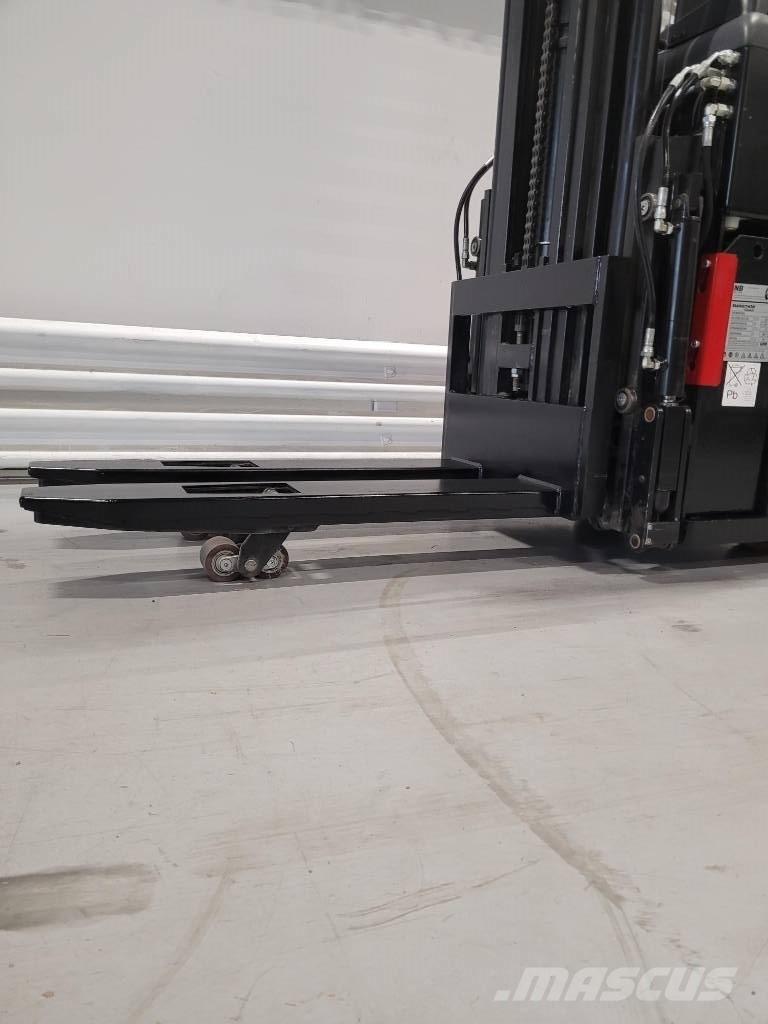 Rocla SST 16 ACI Self propelled stackers