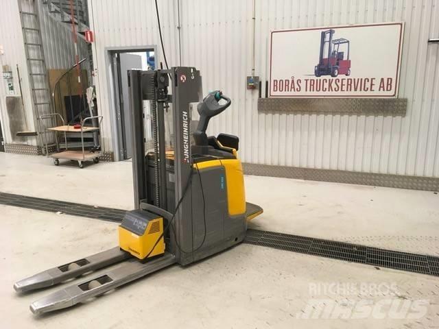 Jungheinrich ERC 214 Pedestrian stacker