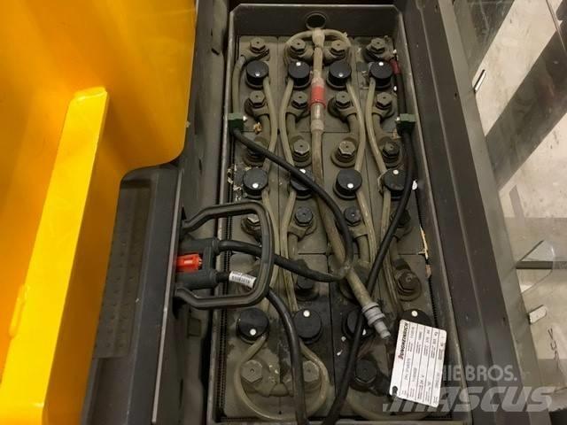 Jungheinrich ERC 214 Pedestrian stacker