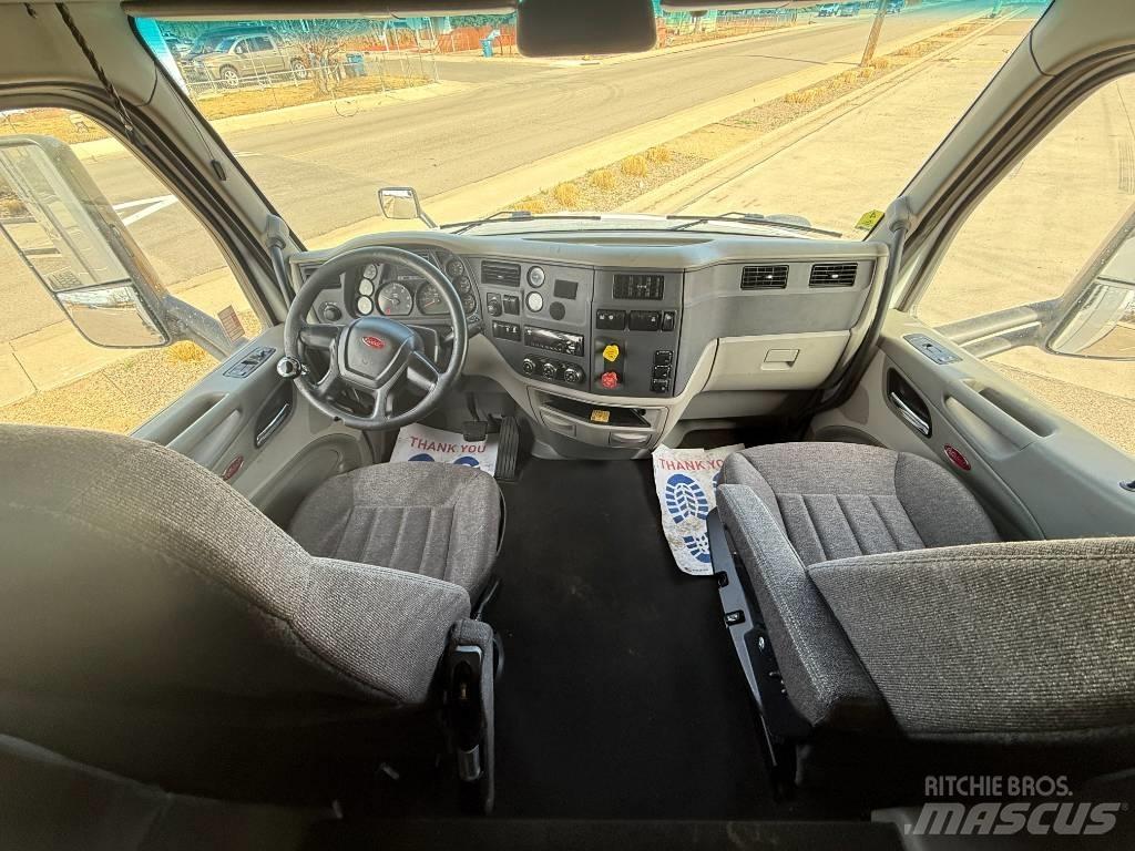 Peterbilt 579 Tractor Units
