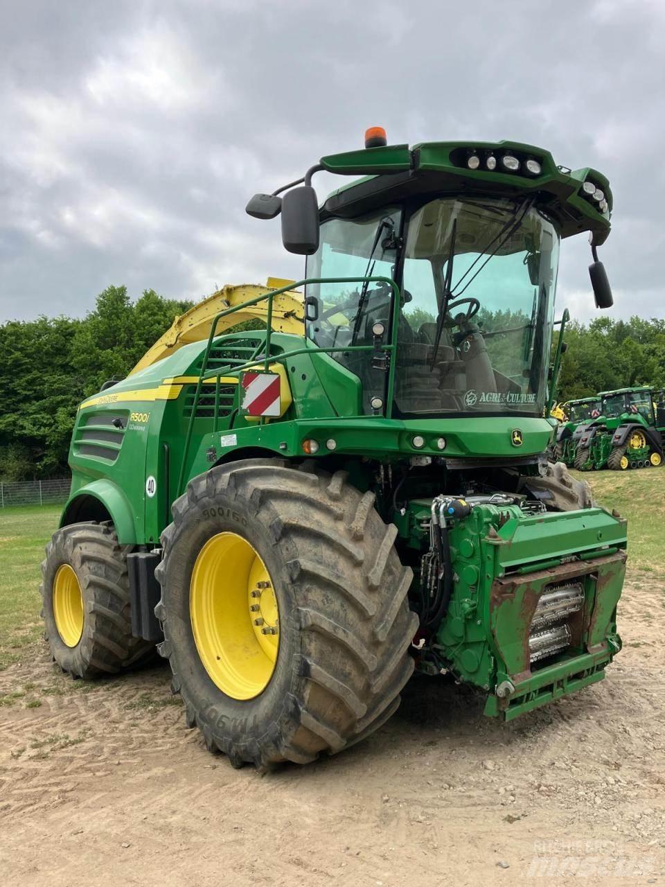 John Deere 8500 Self-propelled foragers