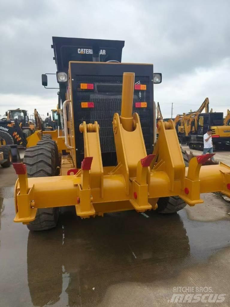CAT 140K Graders