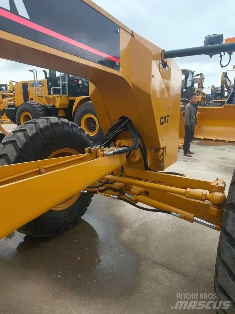 CAT 140K Graders