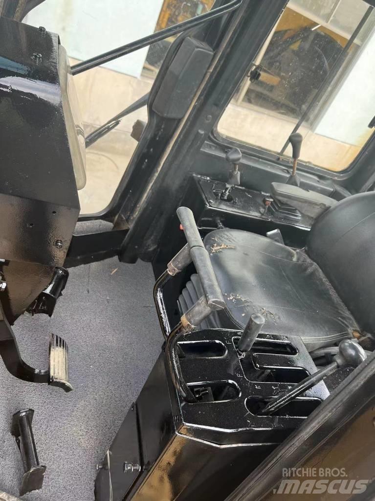 CAT D8 Graders