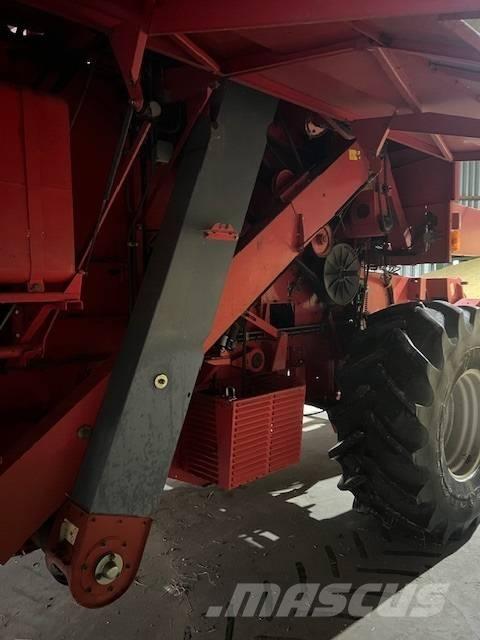 Massey Ferguson 30 Combine harvesters