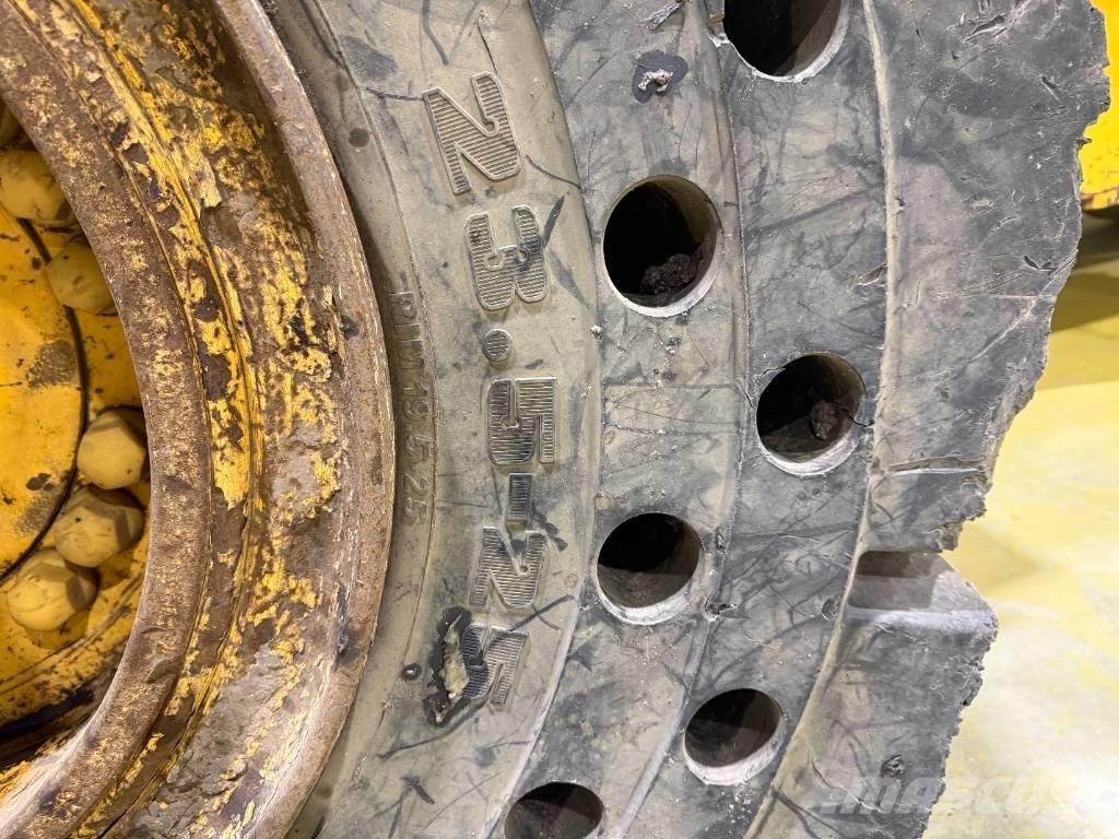 Magnapower 23.5-25 Tyres, wheels and rims