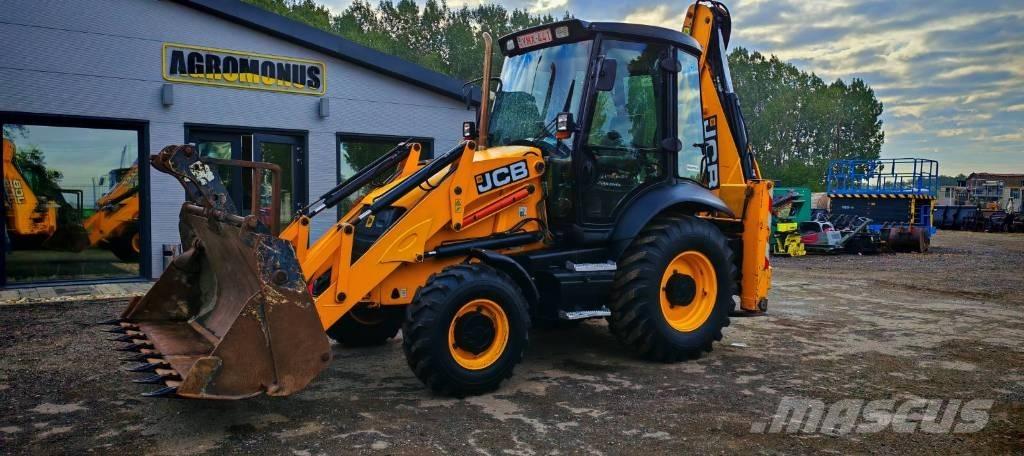 JCB 3 CX Backhoe loaders