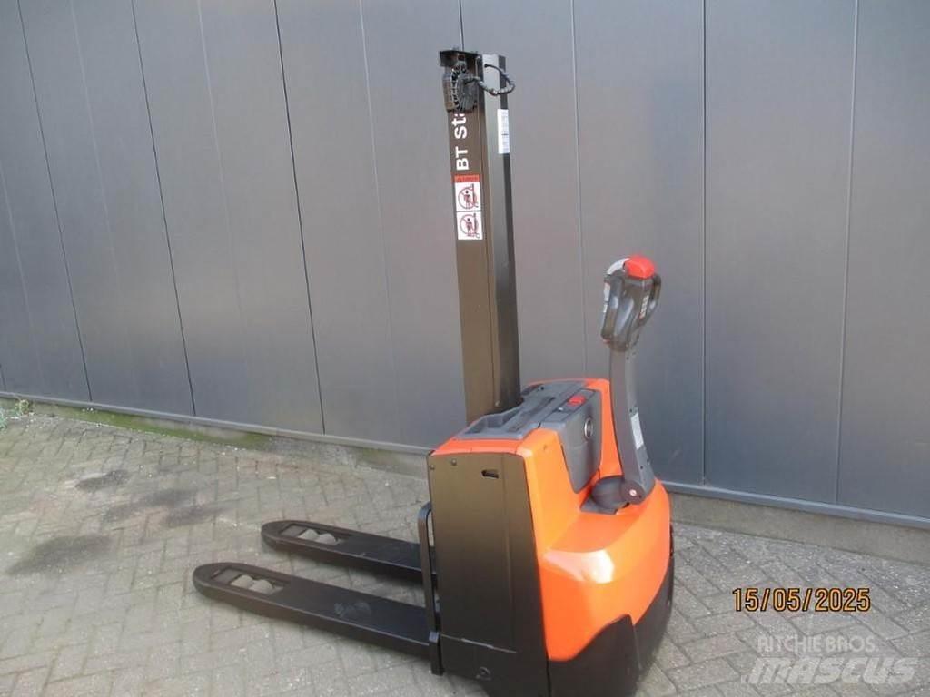 BT SWE 080L Pedestrian stacker