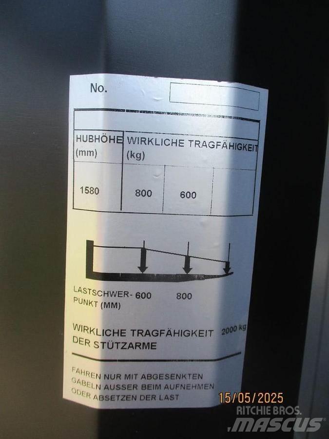 BT SWE 080L Pedestrian stacker