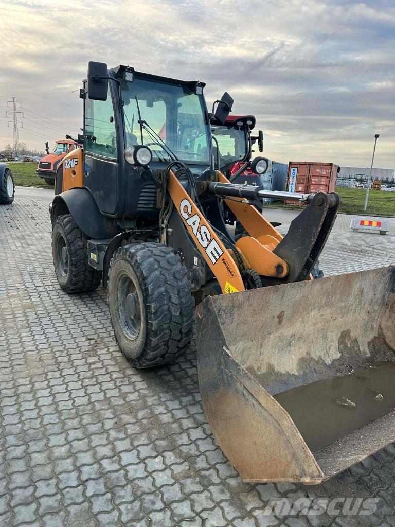 CASE 321 F Wheel loaders