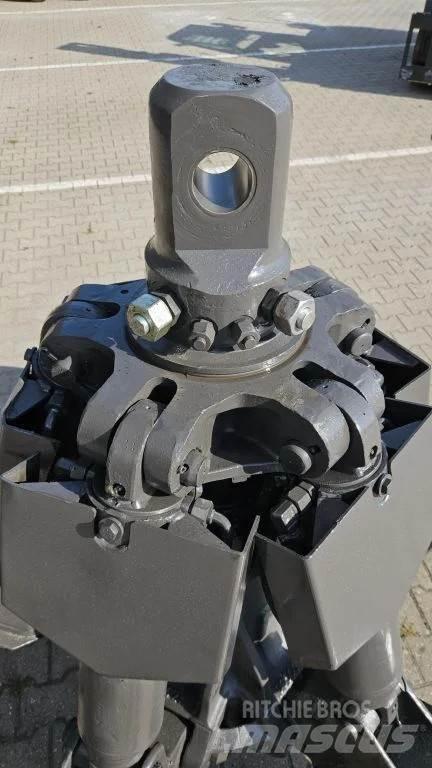 Fuchs HDMS Grapples