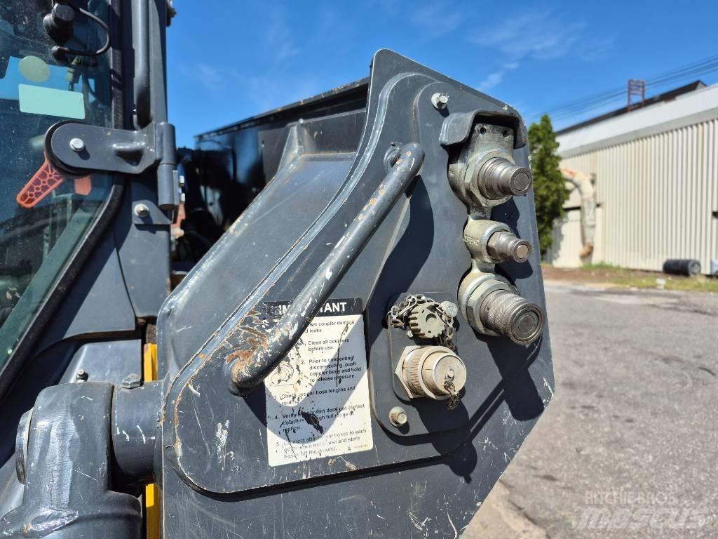 John Deere 331G Skid steer loaders