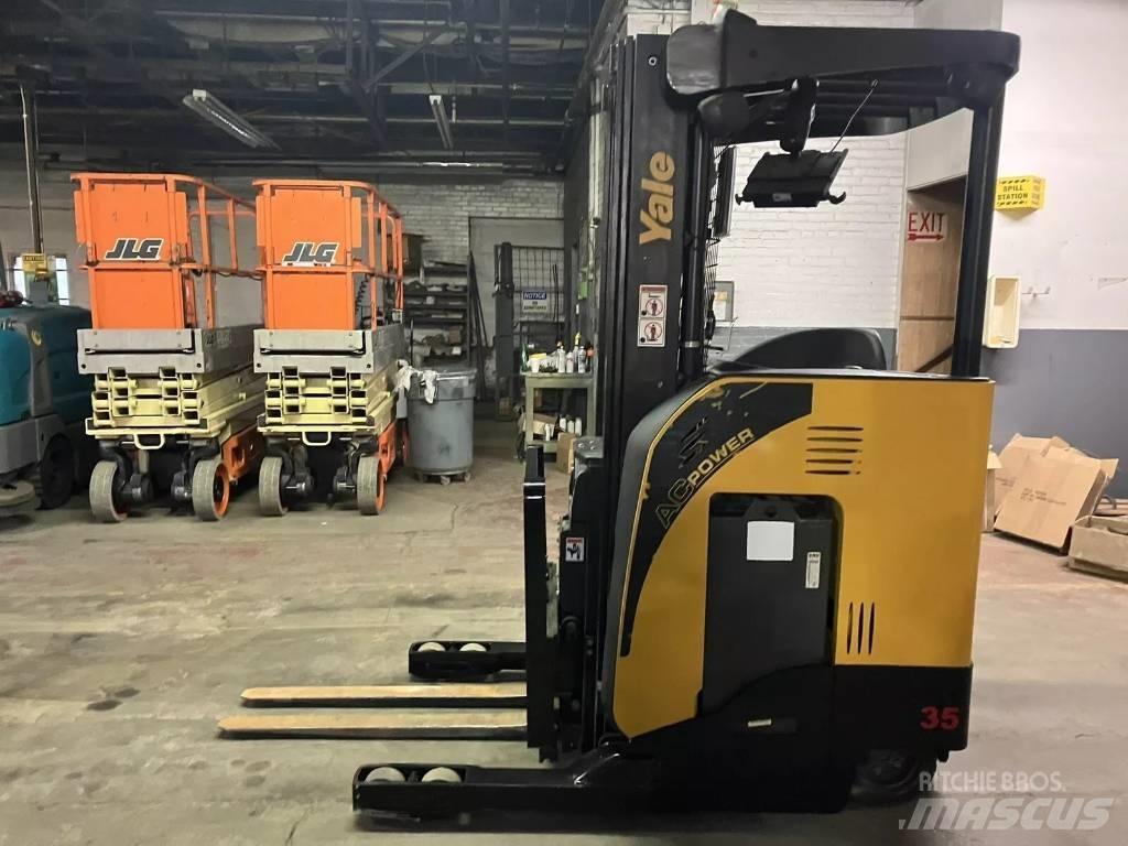 Yale NR035 Reach trucks