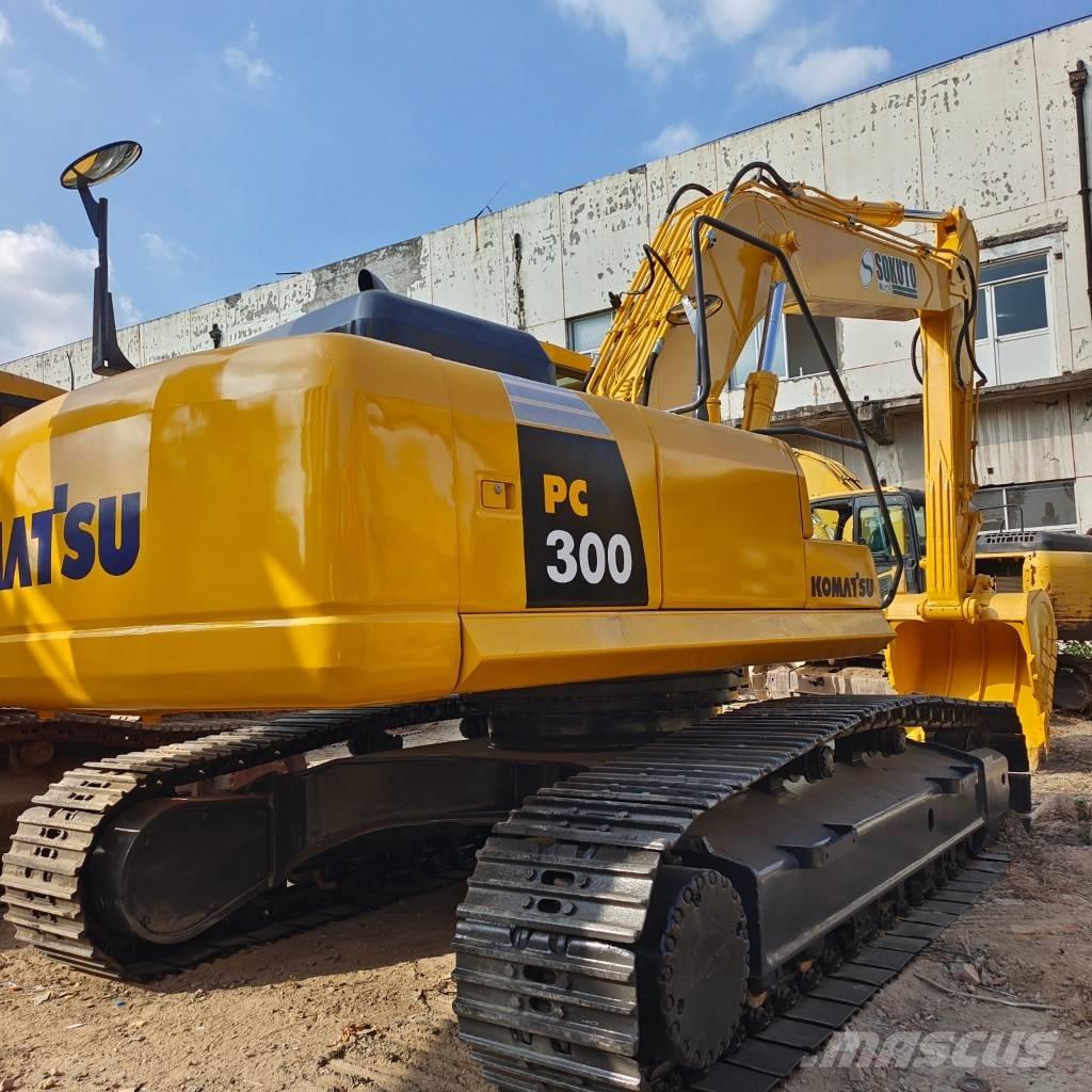 Komatsu PC 300 Crawler excavators