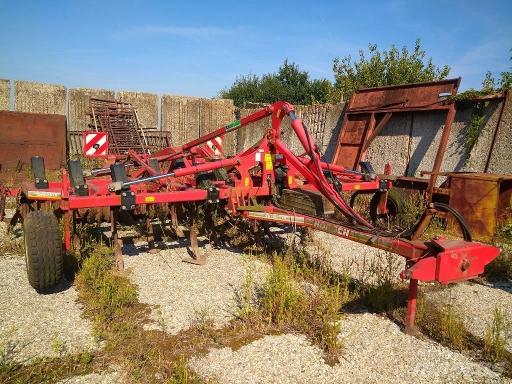 Horsch Terrano 5 FX Cultivators