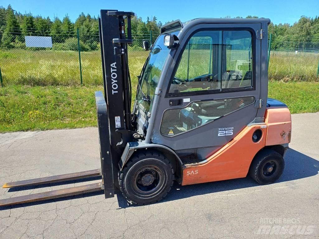 Toyota 02-8FDF25 Diesel trucks