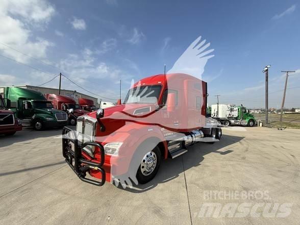 Kenworth T880 Tractor Units