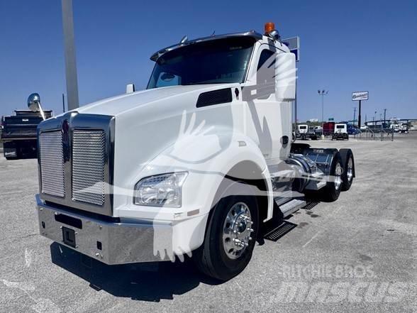 Kenworth T880 Tractor Units