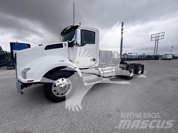 Kenworth T880 Tractor Units