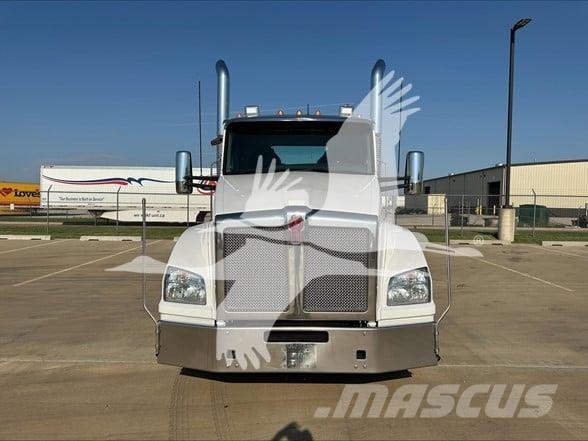 Kenworth T880 Tractor Units