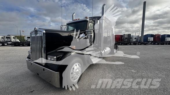 Kenworth W900 Tractor Units