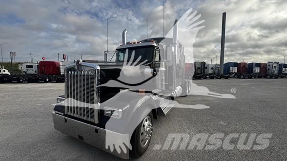 Kenworth W900 Tractor Units