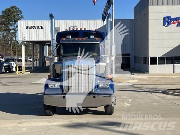 Kenworth W900L Tractor Units