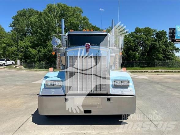 Kenworth W900L Tractor Units