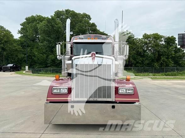 Kenworth W900L Tractor Units