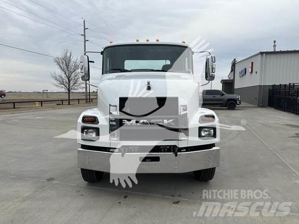 Mack MD6 Construction - Others