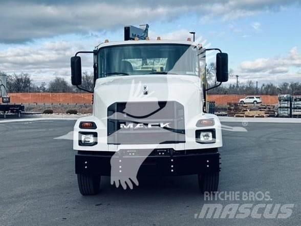 Mack MD6 Construction - Others