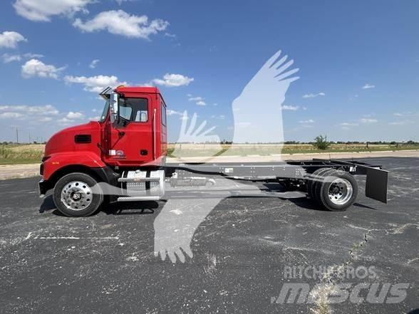 Mack MD6 Chassis Cab trucks