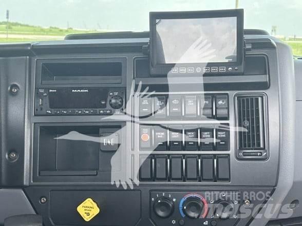 Mack MD6 Construction - Others