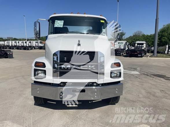 Mack MD6 Tractor Units