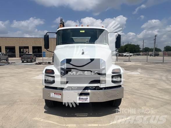 Mack MD6 Construction - Others